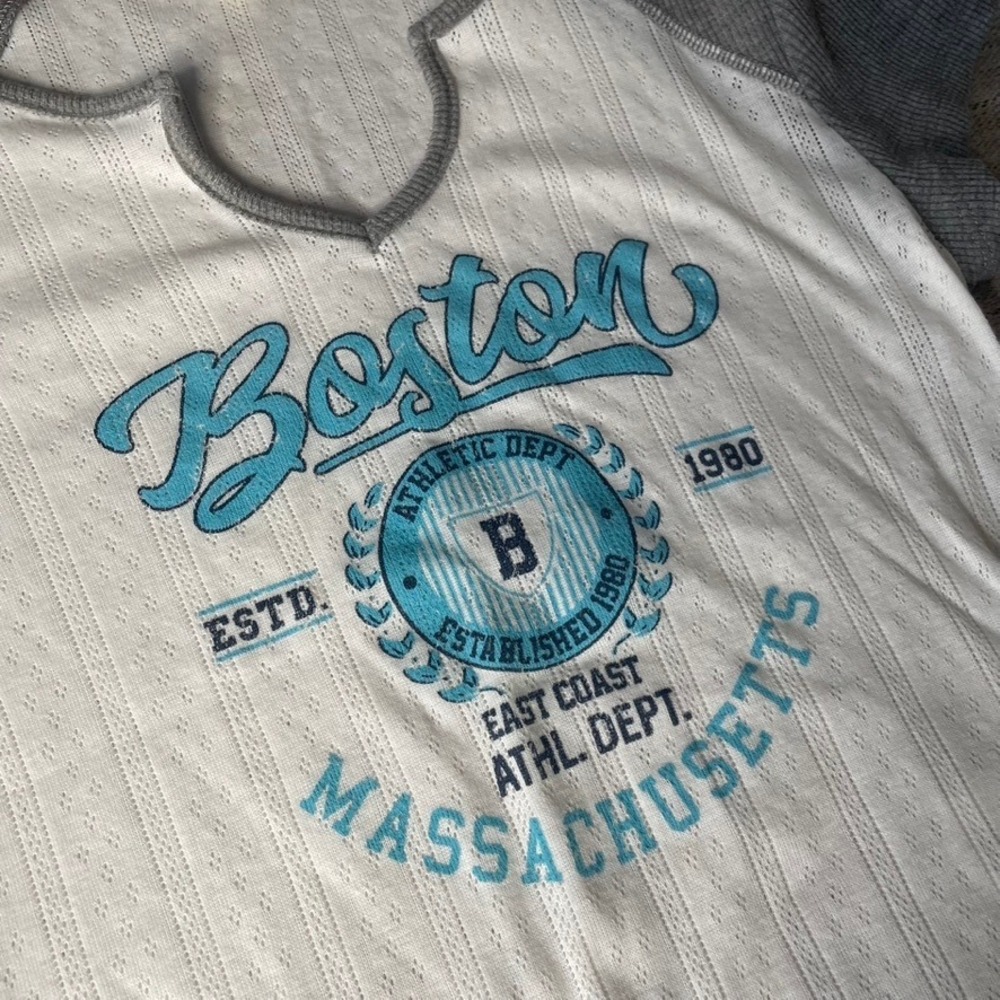 Rewind Boston Athletic Dept Graphic T Shirt Womens Size M Short‎ Sleeve V Neck - Picture 3 of 4